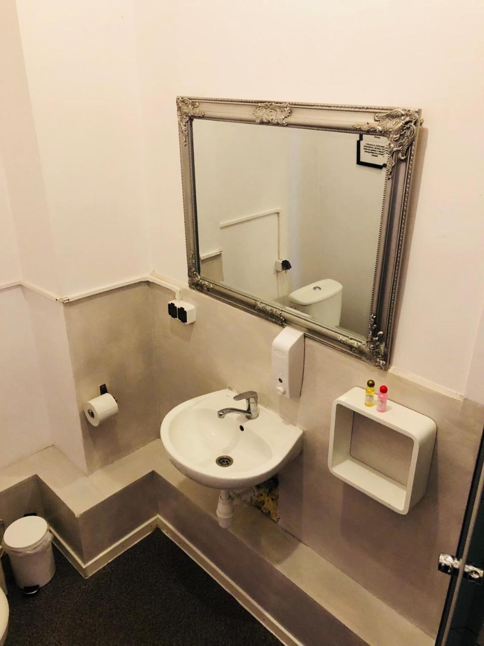 Hostel Bemma - Ozonowane Pokoje Wroclaw Bagian luar foto